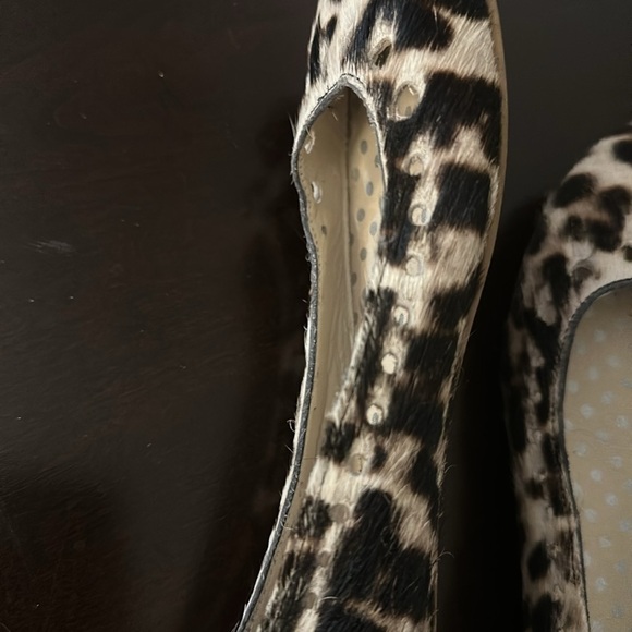 Boden Leopard Calf Hair Leather Ballet Flats
Size 38 / 7.5 Preppy Timeless Chic - Picture 9 of 12